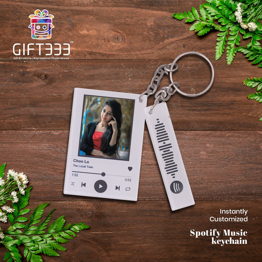 Customized Spotify keychain | with Spotify code part | Birthday Gifts for your loved one | White