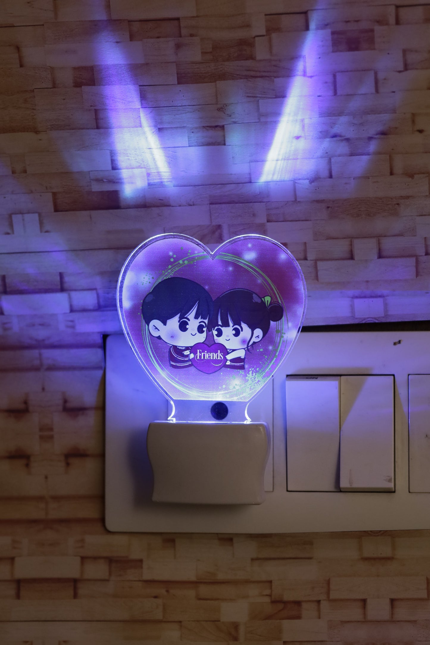 Gifteee brings UV-printed friendship LED lamps for your best friends | 7 Color Changing & UV Printed LED Plaque